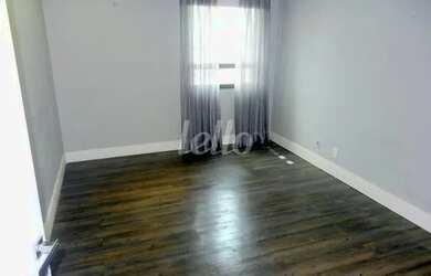 Imagem: O depósito possui 1 Vaga na garagem e 49m² de Área e está