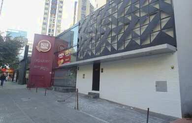 Imagem: O depósito possui 4 Vagas na garagem e 309m² de Área e está