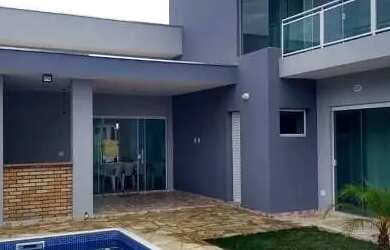 Imagem: A casa possui 5 Dormitórios, 3 Banheiros e está localizado