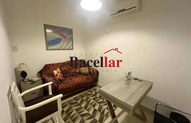 Imagem: O depósito possui 1 Vaga na garagem, 32m² de Área e está