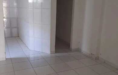 Imagem: A casa possui 2 Dormitórios, 1 Banheiro e 1 Vaga na garagem