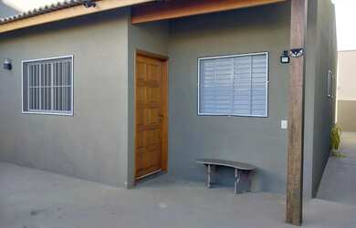 Imagem: A casa possui 2 Dormitórios, 2 Banheiros, 70m² de Área e