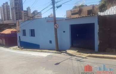 Imagem: A casa possui 2 Dormitórios, 2 Banheiros, 2 Vagas na garagem