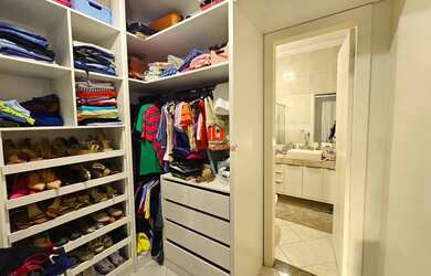 Imagem 13: Casa Duplex no Residencial Elegance Vilage 4 Suítes sendo 1 Master com...