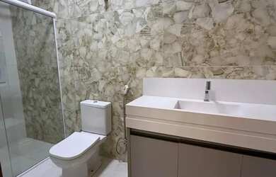 Imagem 10: VENDO OU ALUGO BELÍSSIMA casa de ALTO PADRÃO com 4 suítes no Condomínio...