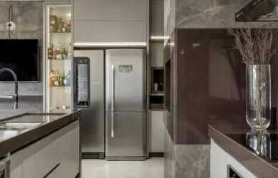 Imagem: O apartamento possui 2 Dormitórios, 1 Banheiro, 1 Vaga na garagem