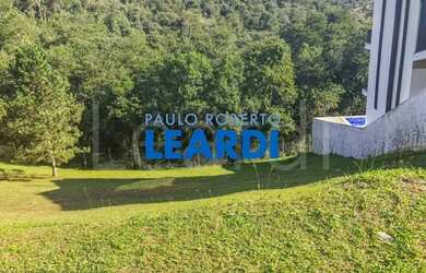 Imagem: O terreno possui 360m² de Área e está localizado em Alphaville