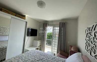 Imagem 14: Encantadora casa de rua no Bairro Boa Vista - Curitiba/PR, está à sua...