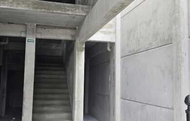 Imagem 5: Locação Comercial - Sala com 2 pisos e 201m² e 2 banheiros - Balneário...