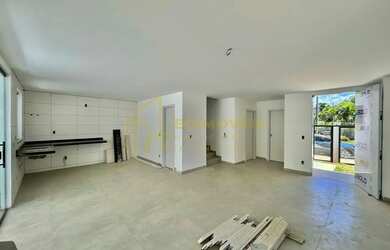 Imagem: A casa possui 4 Dormitórios, 4 Banheiros, 2 Vagas na garagem