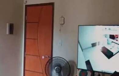 Imagem: O apartamento possui 2 Dormitórios, 1 Banheiro, 5 Vagas na