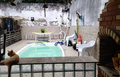 Imagem 8: Casarão com piscina. Piscina, Churrasqueira, VarandaeÁrea de serviço