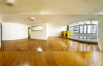 Imagem: O apartamento possui 4 Dormitórios, 2 Banheiros, 2 Vagas na