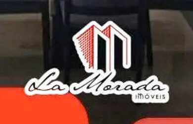 Imagem: O apartamento possui 3 Dormitórios, 1 Banheiro, 3 Vagas na