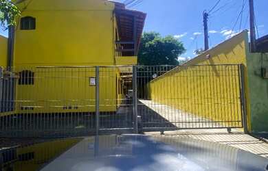 Imagem: O apartamento possui 1 Dormitório, 1 Banheiro, 1 Vaga na garagem