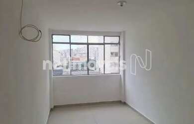 Imagem: A kitnet possui 1 Dormitório, 1 Banheiro, 32m² de Área e