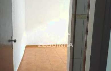 Imagem: A casa possui 2 Dormitórios, 2 Banheiros, 1 Vaga na garagem