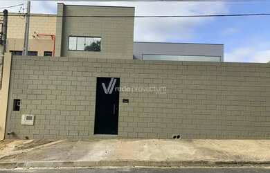 Imagem: O depósito possui 5 Vagas na garagem, 740m² de Área e está