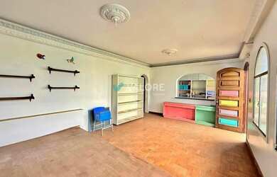 Imagem: O depósito possui 3 Vagas na garagem, 532m² de Área e está