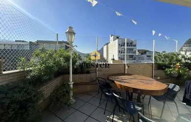 Imagem: O apartamento na cobertura possui 4 Dormitórios, 5 Banheiros