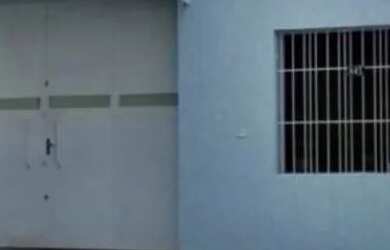 Imagem: O depósito possui 3 Vagas na garagem, 250-0m² de Área e está