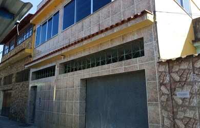 Imagem: A casa possui 5 Dormitórios, 4 Banheiros, 1 Vaga na garagem