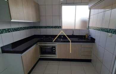 Imagem: A casa possui 2 Dormitórios, 1 Banheiro, 2 Vagas na garagem