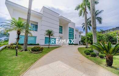 Imagem: A casa em condomínio possui 5 Dormitórios, 5 Banheiros, 5