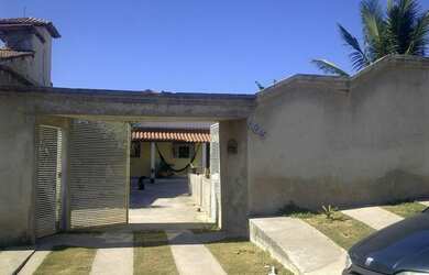 Imagem: A casa possui 3 Dormitórios, 1 Banheiro, 5 Vagas na garagem