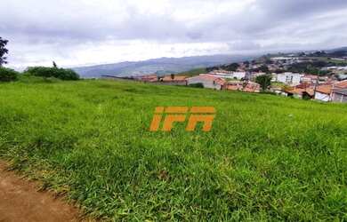 Imagem: O terreno possui 1.232m² de Área e está localizado em Chácara