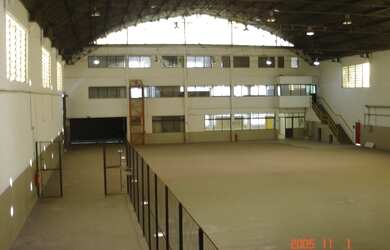 Imagem: O depósito possui 5 Vagas na garagem, 2.500m² de Área e