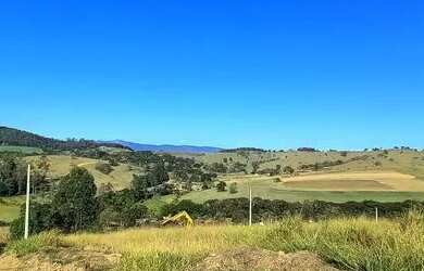 Imagem: O terreno possui 600m² de Área e está localizado em Centro