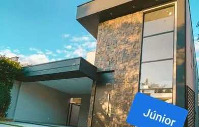 Imagem: A casa em condomínio possui 3 Dormitórios, 3 Banheiros, 4