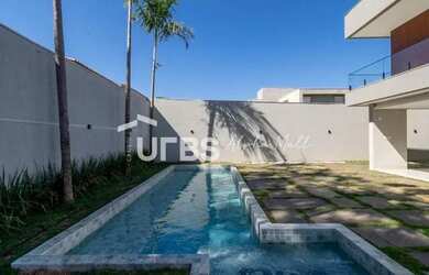 Imagem 1: Magnifico sobrado no Alphaville Cruzeiro do Sul em frente a mata