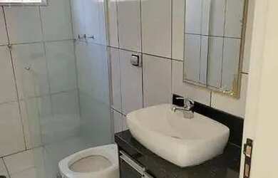 Imagem: A casa possui 2 Dormitórios, 1 Banheiro, 2 Vagas na garagem