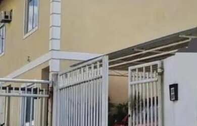 Imagem: A casa em condomínio possui 2 Dormitórios, 2 Banheiros, 1