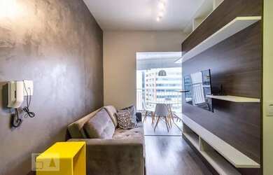 Imagem: O apartamento possui 1 Dormitório, 1 Banheiro, 1 Vaga na garagem