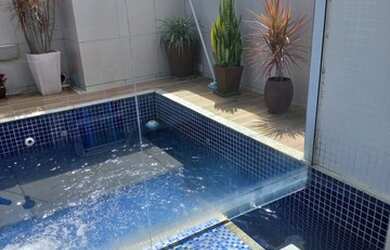 Imagem: A casa em condomínio possui 4 Dormitórios, 5 Banheiros, 2