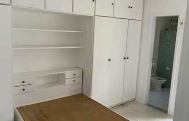 Imagem: O apartamento possui 1 Dormitório, 2 Banheiros, 1 Vaga na garagem