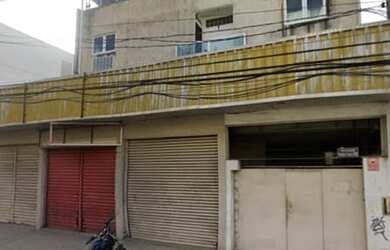 Imagem: O depósito possui 3 Vagas na garagem e 450m² de Área e está