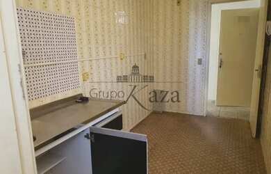 Imagem: A casa possui 4 Dormitórios, 4 Banheiros, 2 Vagas na garagem