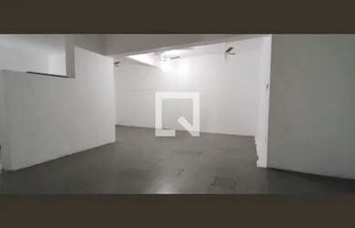 Imagem: A casa possui 2 Dormitórios, 2 Banheiros, 3 Vagas na garagem