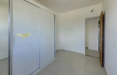 Imagem 12: Apartamento para venda tem 72 metros quadrados com 3 quartos em Patamares...