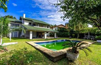 Imagem: A casa em condomínio possui 3 Dormitórios, 5 Banheiros, 5