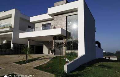 Imagem: A casa em condomínio possui 3 Dormitórios, 5 Banheiros, 4