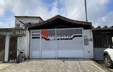 Imagem: A casa possui 2 Dormitórios, 2 Banheiros, 2 Vagas na garagem