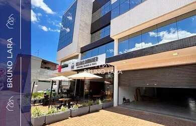 Imagem: O depósito para alugar possui 1 Vaga na garagem e 266m² de