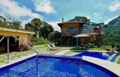 Imagem: Casa para venda possui 3036 metros quadrados com 5 quartos em