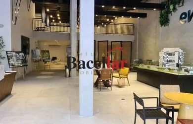 Imagem: O depósito possui 5 Vagas na garagem, 542m² de Área e está