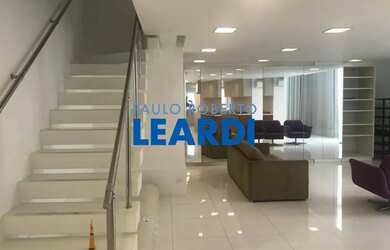 Imagem: O apartamento possui 2 Dormitórios, 3 Banheiros, 2 Vagas na